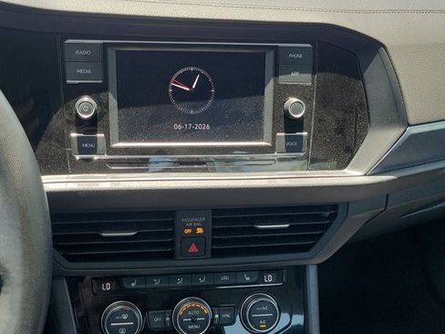 Used 2024 Volkswagen Jetta SE FWD image 27
