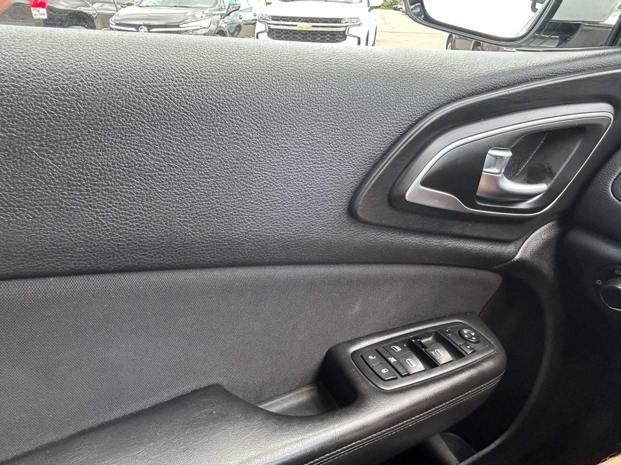 Used 2015 Chrysler 200 Limited w/ Convenience Group FWD image 28