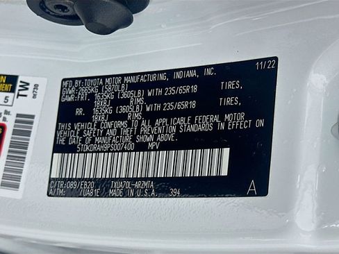 Used 2023 Toyota Highlander XLE FWD image 34