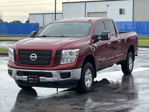 Used 2019 Nissan Titan SV AWD/4WD image 5