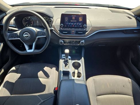 Used 2023 Nissan Altima 2.5 SV FWD image 9
