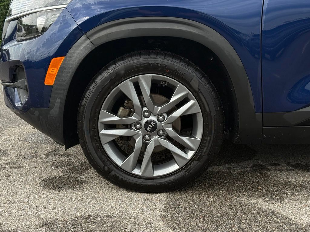 Used 2021 Kia Seltos S FWD image 4