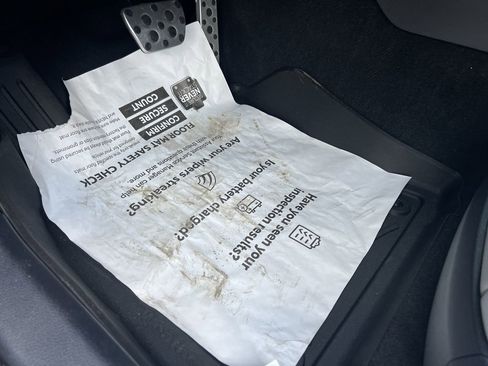 Used 2025 Toyota Camry SE w/ Convenience Package FWD image 17