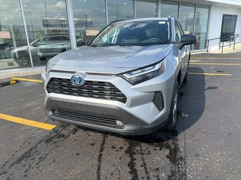 Used 2023 Toyota RAV4 LE AWD/4WD image 12