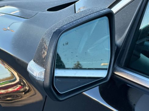 Used 2022 Chevrolet Traverse High Country image 50