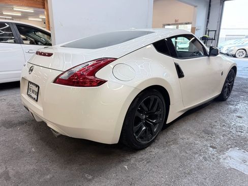 Used 2015 Nissan 370Z Touring RWD image 7