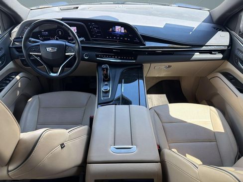 Certified 2024 Cadillac Escalade Premium Luxury AWD/4WD image 16