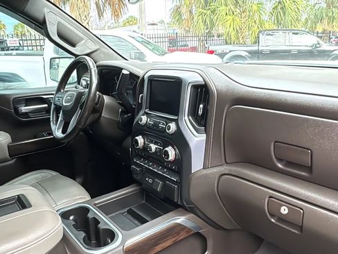 Used 2019 GMC Sierra 1500 SLT w/ SLT Premium Package image 9
