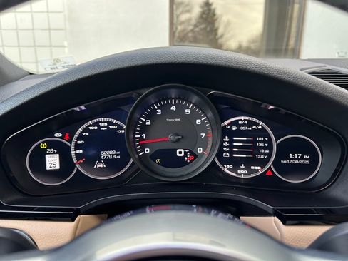 Used 2019 Porsche Cayenne image 43