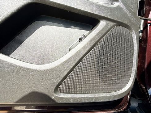 Used 2022 Chevrolet Traverse LT w/ Midnight/Sport Edition image 19