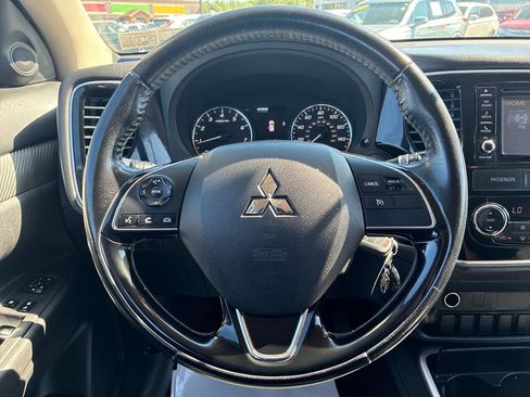 Used 2017 Mitsubishi Outlander ES AWD/4WD image 20