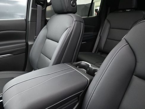 New 2026 Chevrolet Traverse LT w/ Sun and Wheel Package FWD image 14
