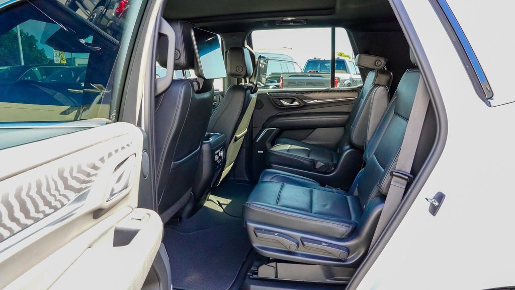 Used 2023 GMC Yukon Denali RWD image 12