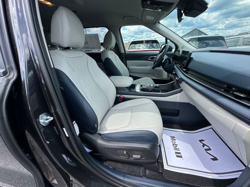 New 2026 Kia Carnival EX FWD image 20