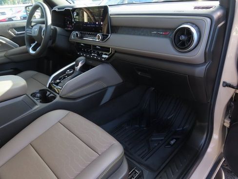 Certified 2024 Chevrolet Colorado ZR2 w/ ZR2 Bison Edition image 40