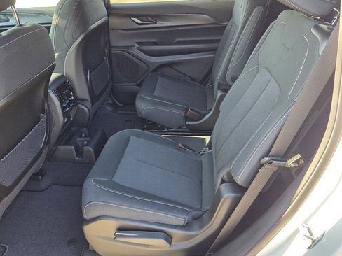 New 2026 Jeep Grand Cherokee L 4WD image 10