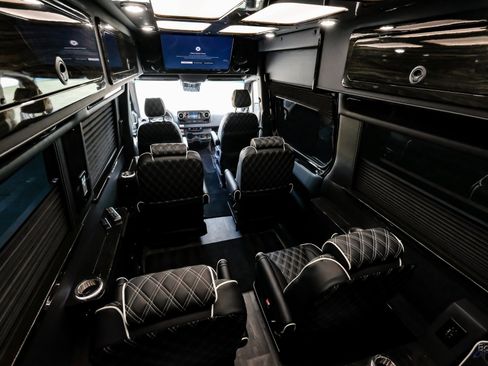 Used 2024 Mercedes-Benz Sprinter 3500 image 96