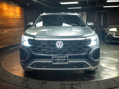 Used 2024 Volkswagen Atlas Cross Sport SE FWD image 4
