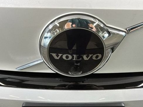 Used 2023 Volvo C40 P8 Recharge Ultimate AWD/4WD image 8