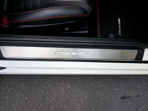 Used 2017 Mercedes-Benz SLC 43 AMG image 28