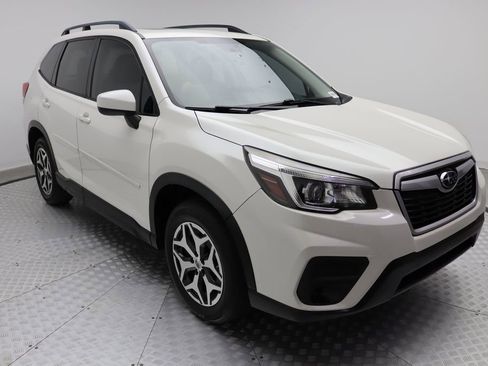 Used 2019 Subaru Forester Premium image 6