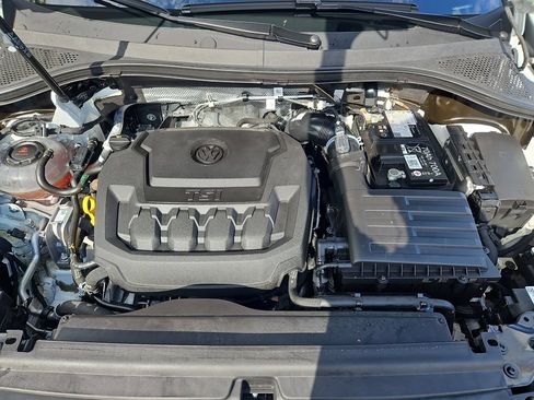 Certified 2024 Volkswagen Tiguan SE R-Line AWD/4WD image 28