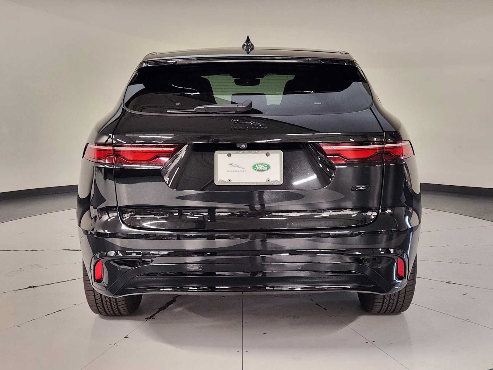 New 2026 Jaguar F-PACE R-Dynamic S AWD/4WD image 10