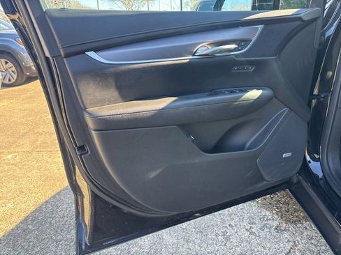 Used 2018 Cadillac XT5 Luxury w/ Driver Awareness Package image 20