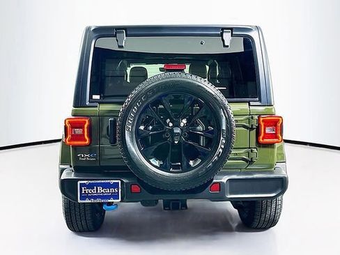 Used 2022 Jeep Wrangler Unlimited Sahara w/ Cold Weather Group image 14