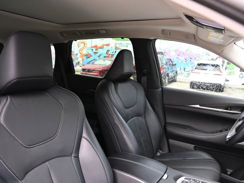 Used 2023 INFINITI QX60 Sensory w/ Vision Package image 15