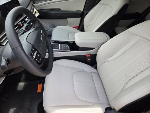 New 2026 Kia Sportage EX w/ EX Panorama Roof Package FWD image 10