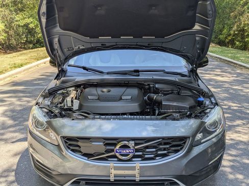 Used 2017 Volvo S60 T5 Cross Country Platinum image 29