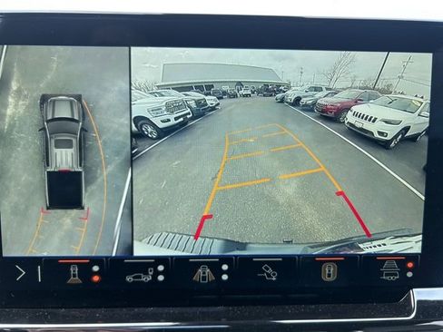 Used 2025 Chevrolet Silverado 1500 ZR2 image 15