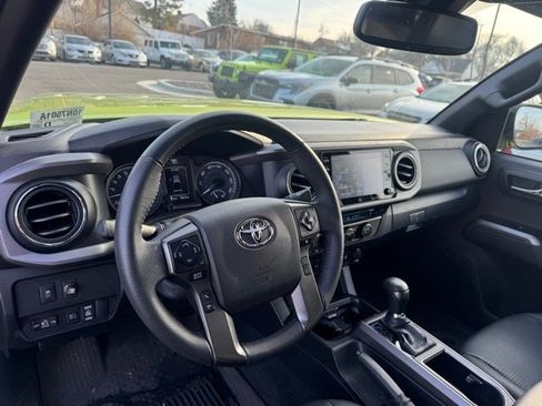 Used 2023 Toyota Tacoma TRD Off-Road w/ TRD Premium Off Road Package image 21