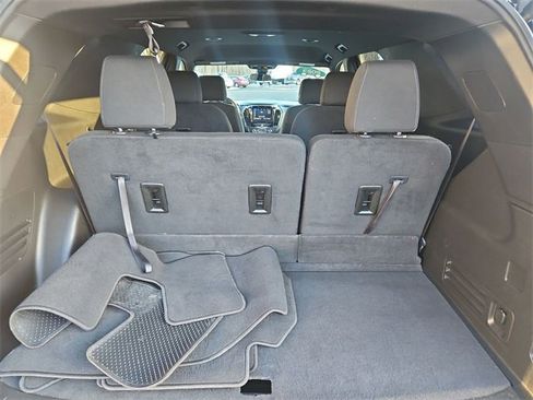 Used 2023 Chevrolet Traverse LT w/ Midnight/Sport Edition image 25
