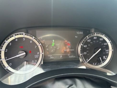 Used 2022 Toyota Highlander XLE AWD/4WD image 13
