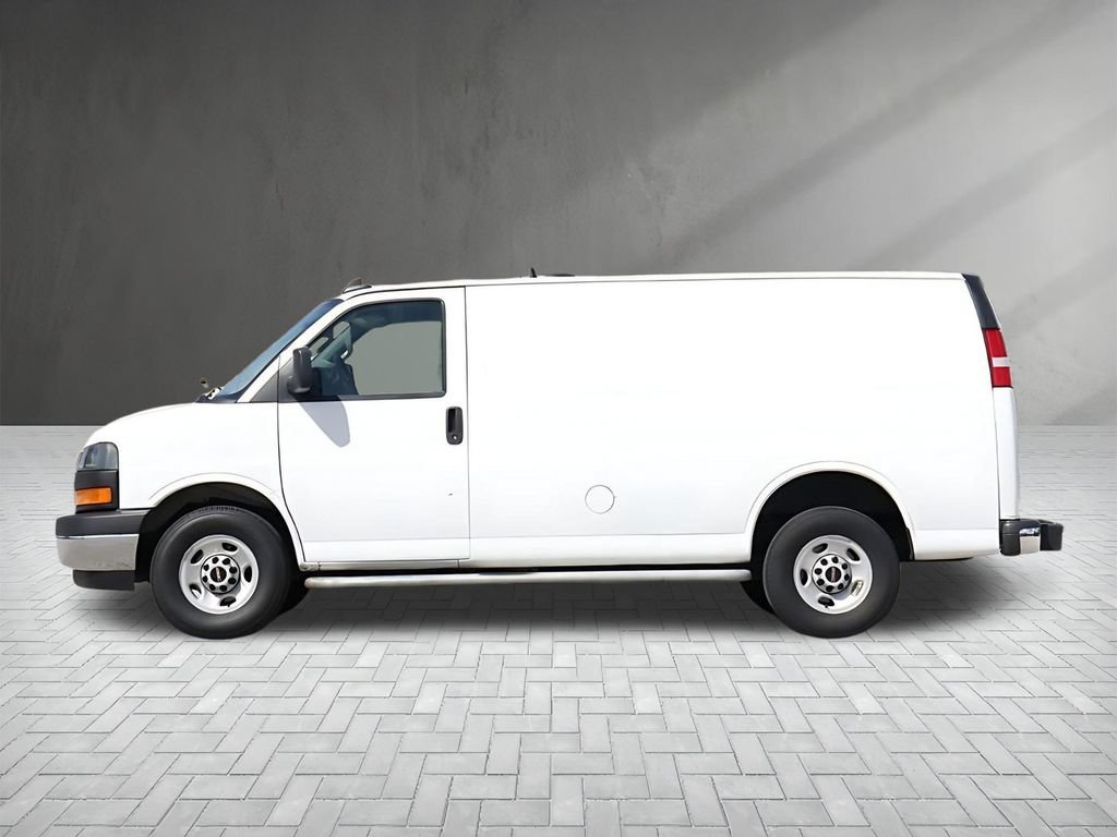 Used 2023 GMC Savana 2500 w/ Driver Convenience Package RWD image 4