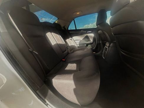 Used 2019 Chrysler 300 Touring w/ Sport Appearance Package image 8