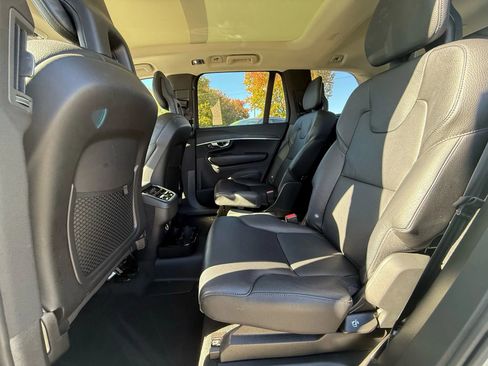 Used 2020 Volvo XC90 T6 Momentum image 18