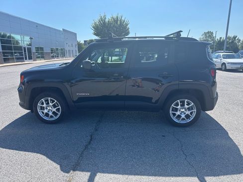 Used 2023 Jeep Renegade Latitude w/ Premium Group AWD/4WD image 8