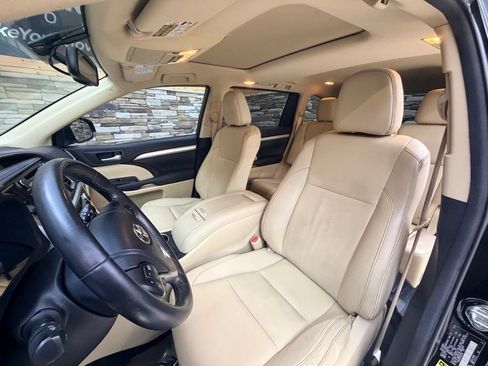 Used 2014 Toyota Highlander XLE AWD/4WD image 21
