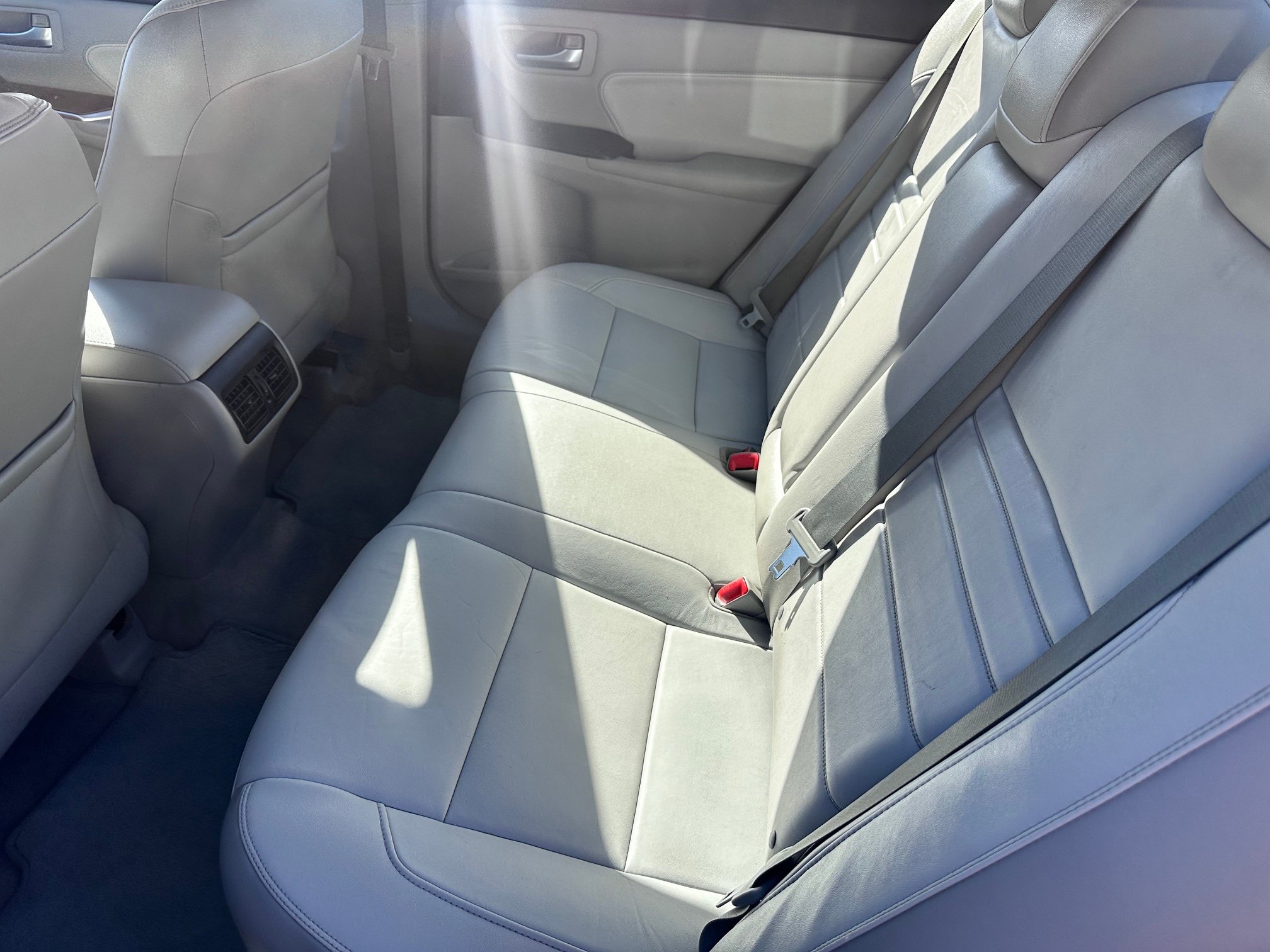 Used 2016 Toyota Camry XLE w/ Moonroof Package FWD image 6