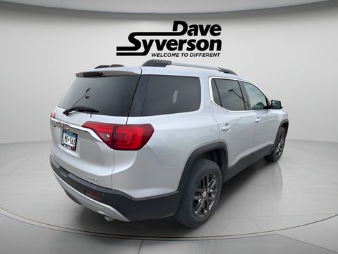 Used 2017 GMC Acadia SLT AWD/4WD image 4