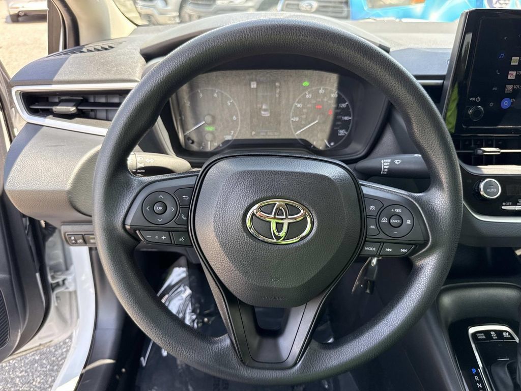 Used 2023 Toyota Corolla LE FWD image 38