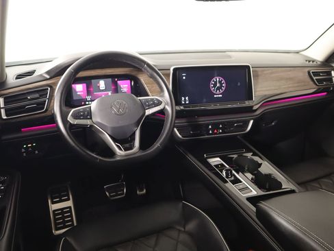 Used 2024 Volkswagen Atlas SEL Premium R-Line image 2