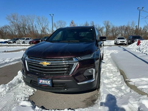 Used 2023 Chevrolet Traverse LT image 7
