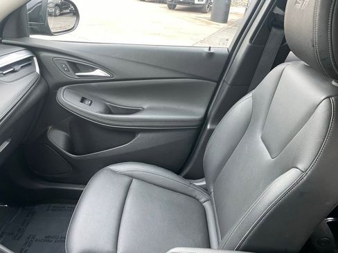 Used 2024 Buick Encore GX Sport Touring image 17
