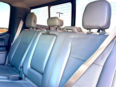 Used 2015 Ford F150 Lariat image 19