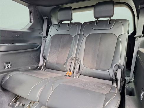 Used 2023 Jeep Grand Cherokee L Altitude image 10