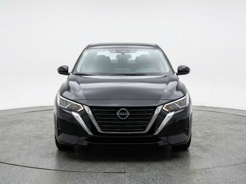 Used 2025 Nissan Sentra SV FWD image 2